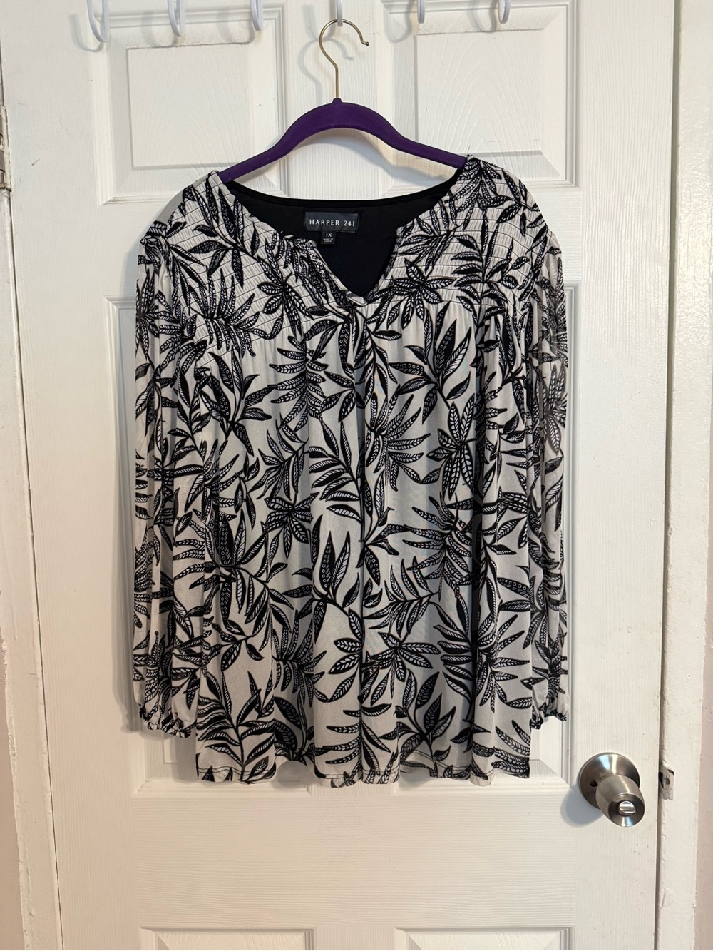 Harper Black & White Leaf-Print Long Sleeve Tunic
